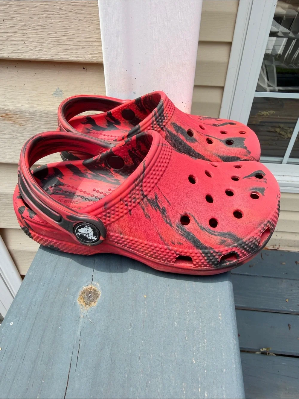 Crocs KIDS' CROCS LITTLE KID CLASSIC MARBLED CLOGS Red Swirl Shoes Size 10